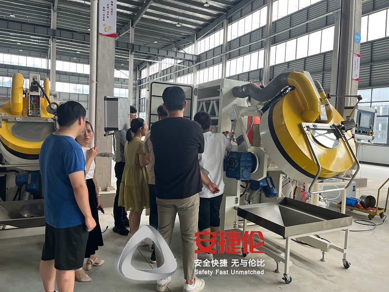 韓國客戶參（cān）觀滾噴機 