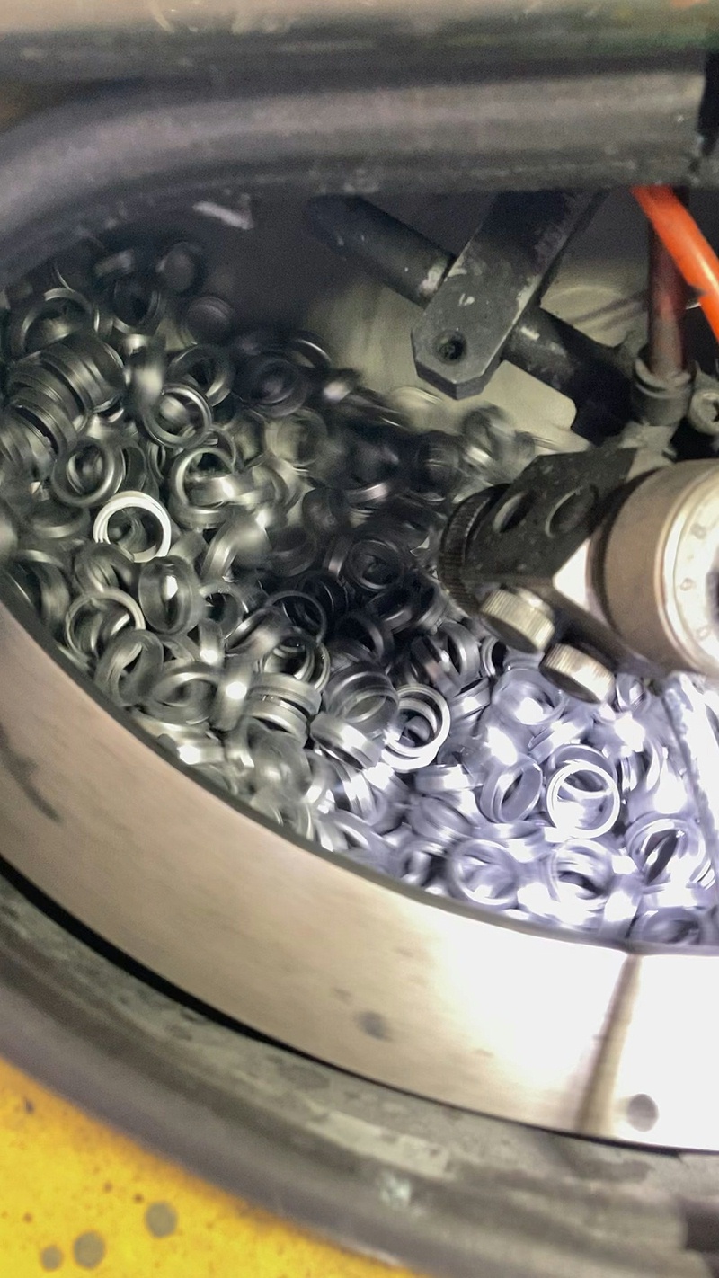 自动滚喷机喷（pēn）涂中