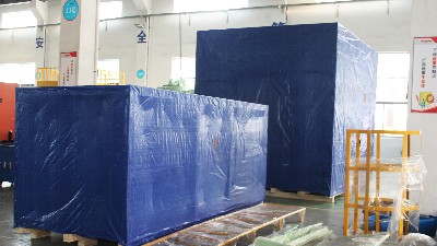 美國客戶訂購的2台自動噴膠機已發（fā）貨！