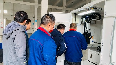 【刷塗（tú）設備驗（yàn）收】河南橡膠減震（zhèn）製品客戶視頻驗收自動刷塗機