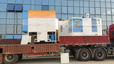 又（yòu）發了2台設（shè）備，內孔滾膠機GNP100和自動噴膠機PZ40