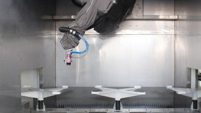 自動噴膠的機器都是機械手控製行走嗎？