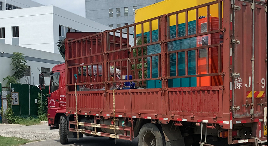 加足馬力搶進度，自（zì）動噴膠機發貨忙不停！