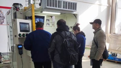 驗收成功！定製款自動噴膠（jiāo）機獲橡膠製品客戶高度認（rèn）可