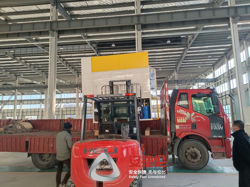 自動（dòng）噴（pēn）膠機