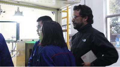 美國汽車減震公司先鋒再次拜訪，預購羞羞视频在线观看智能噴膠設備！