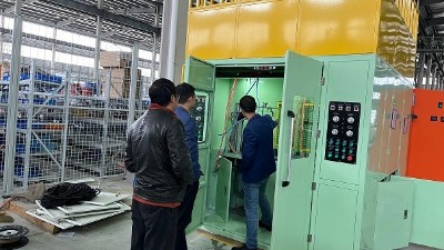 橡膠五金製品客戶到訪安（ān）捷倫 參（cān）觀（guān）考察全自動噴塗設備