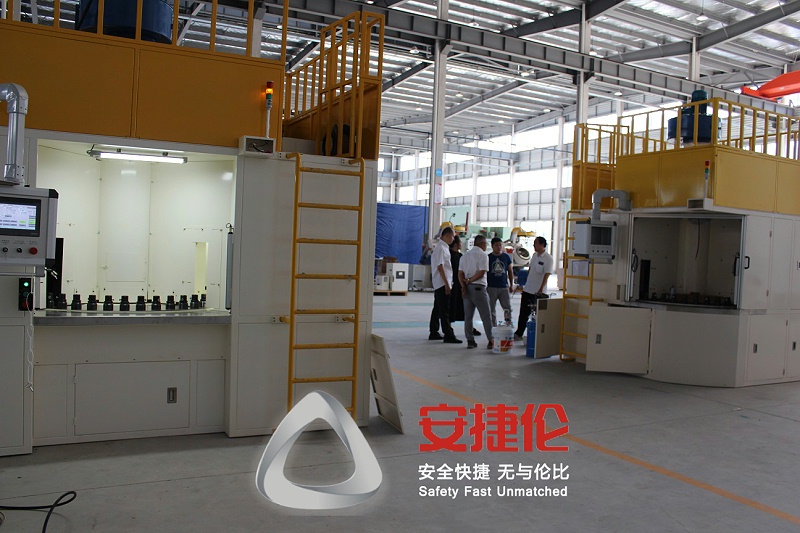 上海客戶參觀噴膠機、滾噴機 (1)