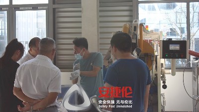 上（shàng）海汽車輪轂客戶到訪參觀28工位噴膠機和R55滾噴機（jī）