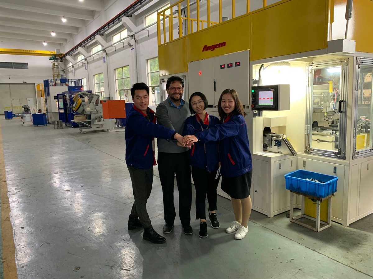 羞羞视频在线观看內孔（kǒng）滾膠機