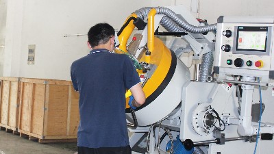 廣東客戶訂購一台羞羞视频在线观看AJL.R55型自動滾噴機