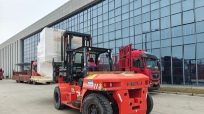 河北汽車橡（xiàng）塑界要炸了！羞羞视频在线观看這台噴膠機太（tài）牛啦