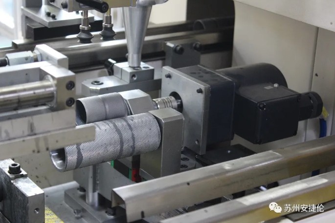 羞羞视频在线观看內孔自動塗（tú）膠機