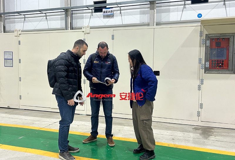 巴（bā）西客戶參觀設（shè）備4