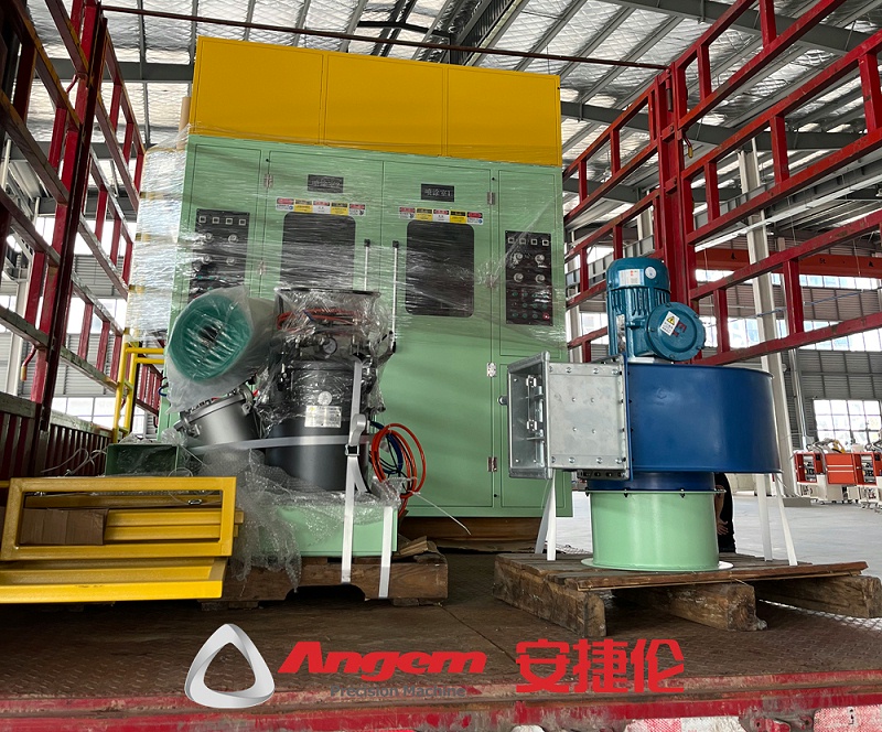 亞新科噴膠機發貨 (9-)