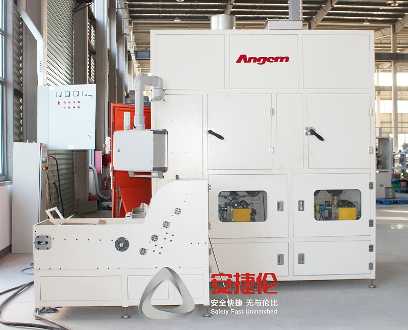 特瑞堡到訪南通（tōng）工廠驗收鏈式滾膠機4