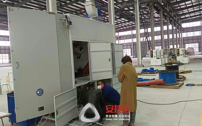 特瑞堡到訪（fǎng）南通工廠驗收鏈式滾膠機3-