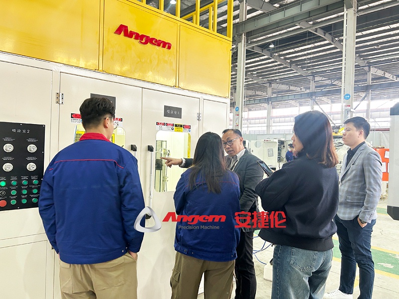 橡膠減震噴膠機2