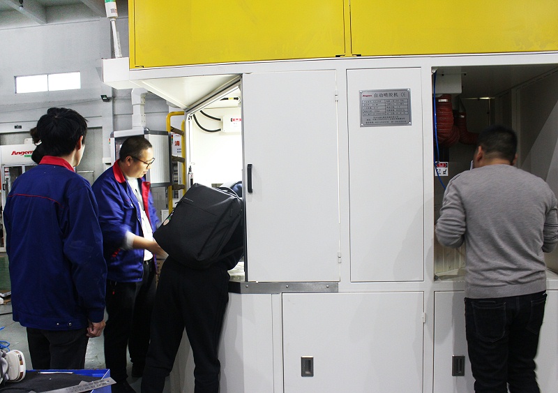 自動噴膠機驗收現（xiàn）場（chǎng）-羞羞视频在线观看