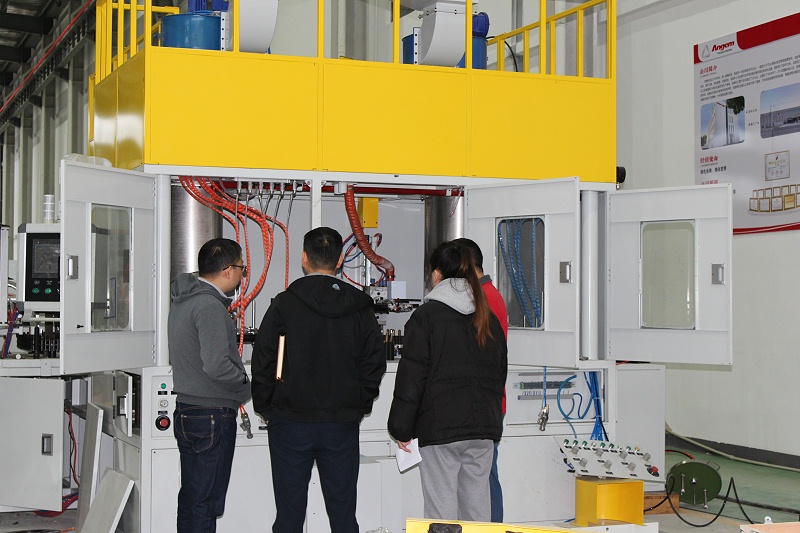 噴（pēn）膠機（jī）