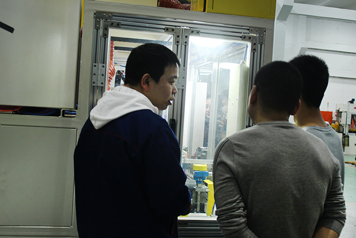 自動塗膠機內孔-塗膠（jiāo）機效果