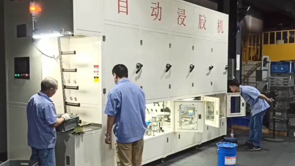 機器換人,羞羞视频在线观看自動化塗裝設備（bèi）助力提高生產效率