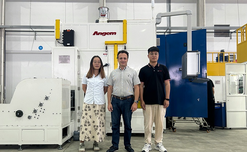 巴西客戶參（cān）觀噴塗設備8 - 副本