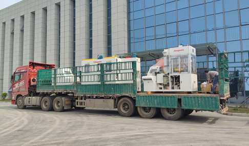 發貨2台（tái）！安徽客戶訂（dìng）的汽車（chē）襯套外圓自動滾膠機、內孔滾塗機