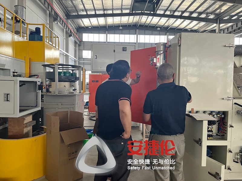 大連瑞進國際貿易客戶設備驗收（shōu） (3)