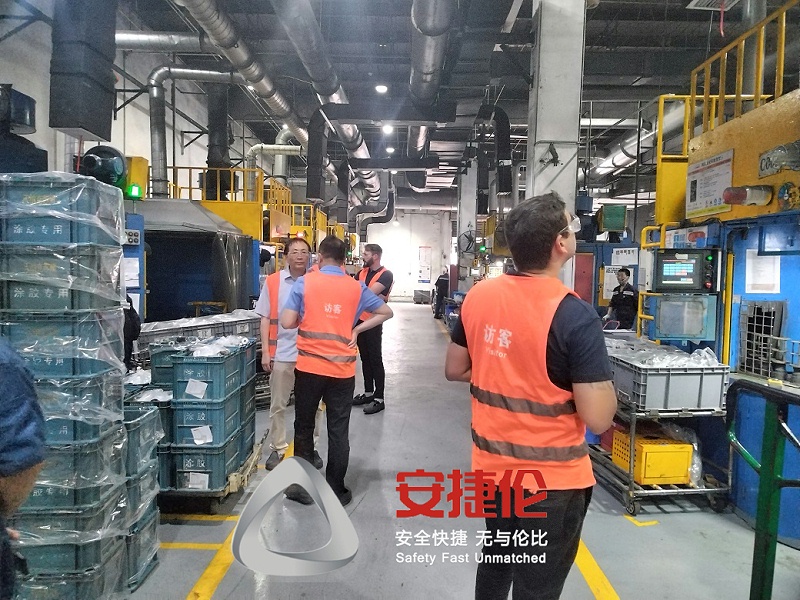 大連瑞進國際貿（mào）易客戶設備驗收1