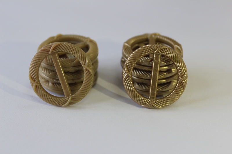 自動滾噴機噴塗好的（de）紐扣