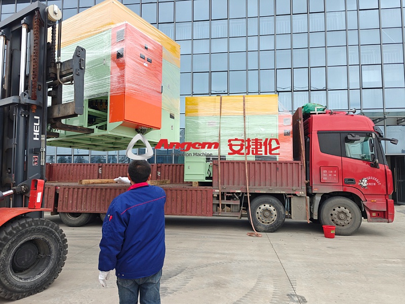 自動噴（pēn）膠機發安徽2