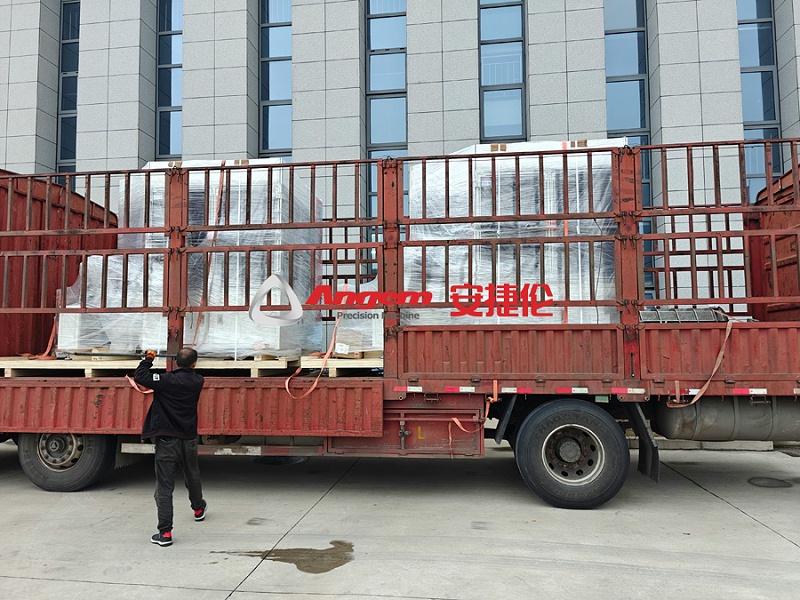 自動噴膠機發重慶（qìng）2