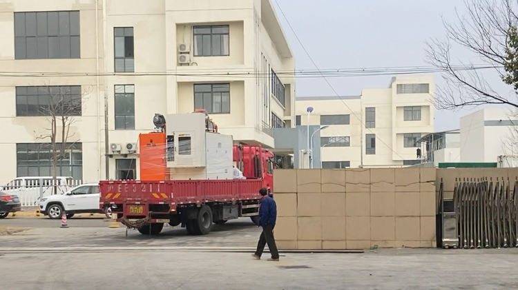 自動噴（pēn）膠機