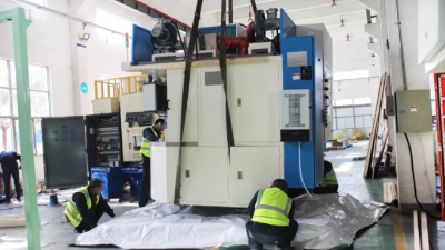 印度客戶訂購的自動噴膠機，正式（shì）打（dǎ）包發貨啦！