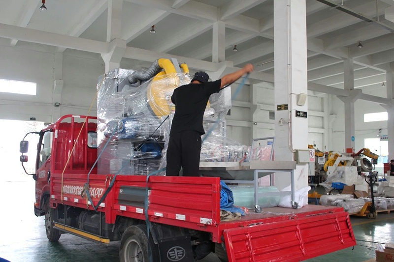 自動滾噴機發貨