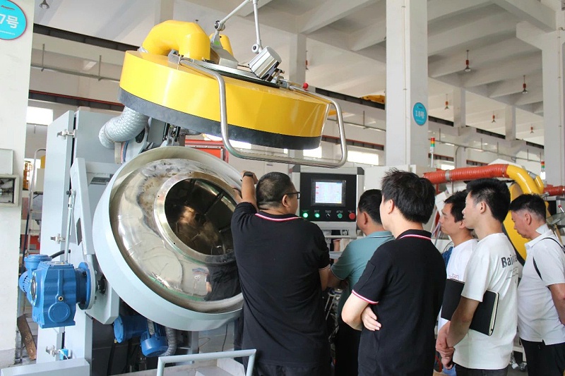 客戶驗收（shōu）自動滾噴機