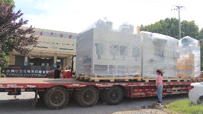 【噴膠機發貨】威巴克減震器訂購的PLB120-ZY264X型機器人噴膠機發貨