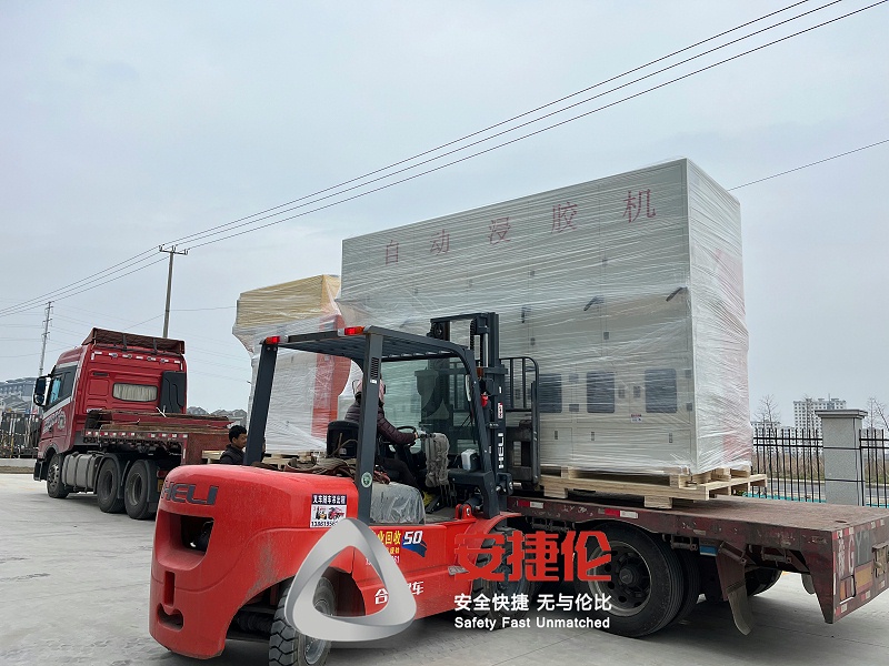 浸膠機、噴膠機