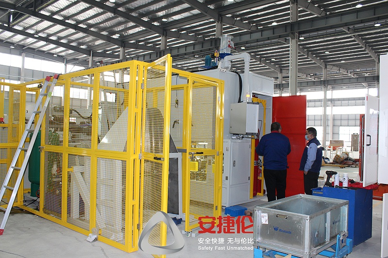 參（cān）觀自動滾膠機-東（dōng）海橡塑（sù）