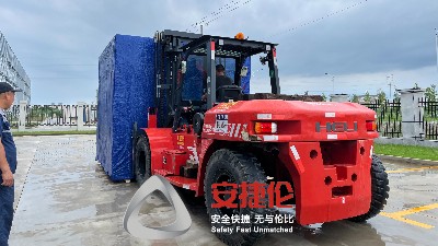 印度（dù）橡膠減震老客戶威巴克（kè） 訂購的自（zì）動噴膠（jiāo）機發貨啦！