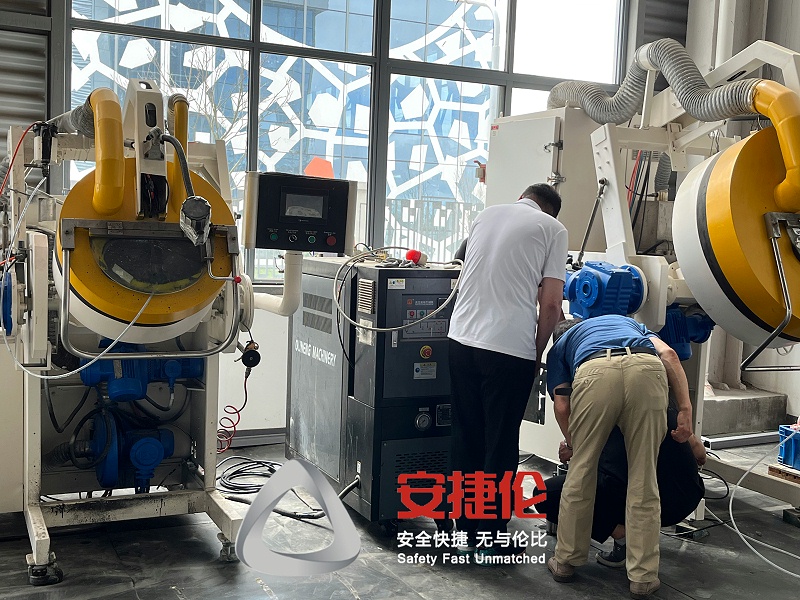 滾（gǔn）噴（pēn）機