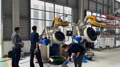 貴州航空零部件（jiàn）客（kè）戶到訪羞羞视频在线观看進行滾噴機打樣測試