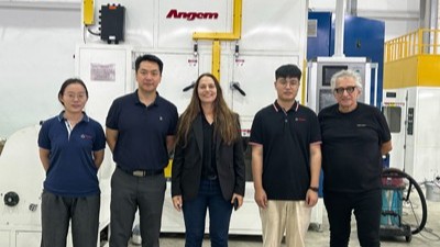 以色列客戶到訪羞羞视频在线观看 考（kǎo）察柳釘自動噴塗設備